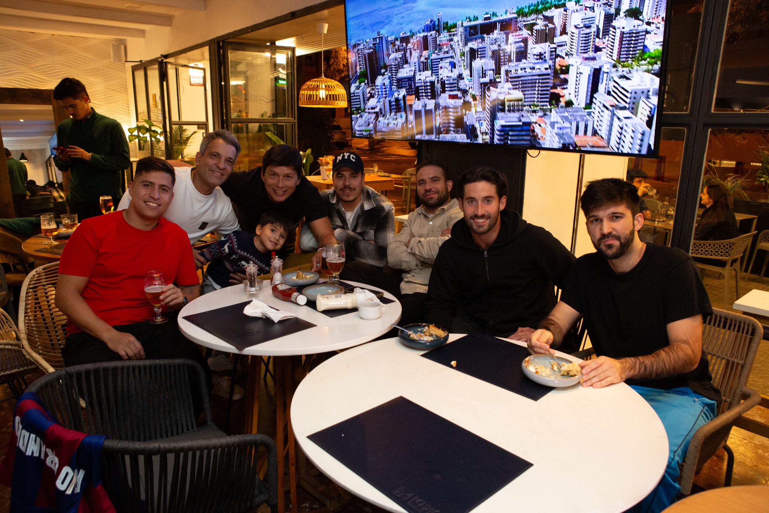 Pantallas fútbol La Rica Eixample